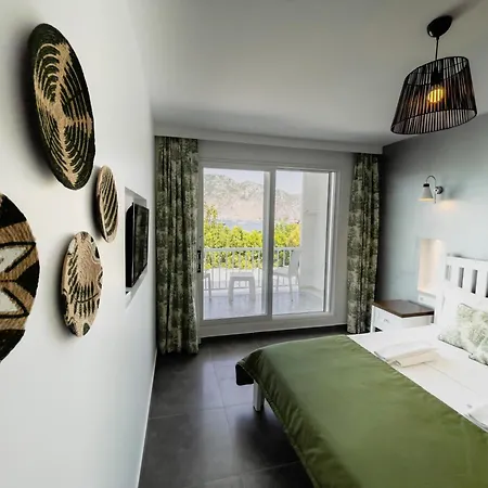Kiyi Hotel *