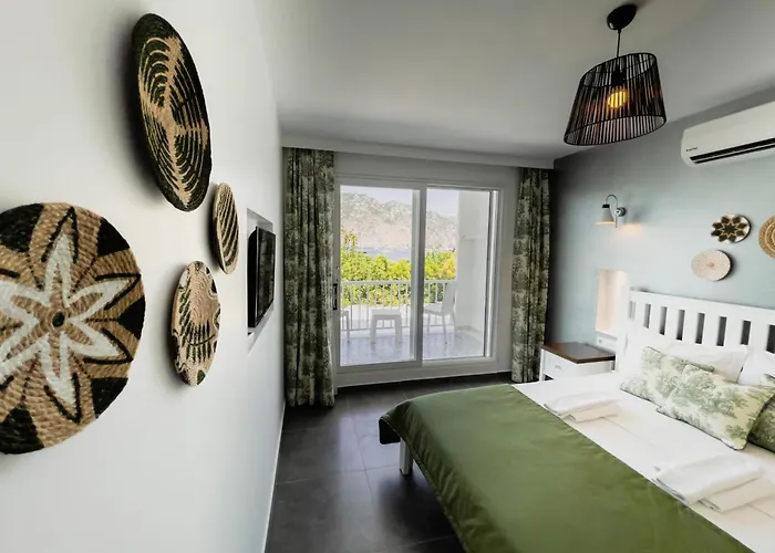 Kiyi Hotel *
